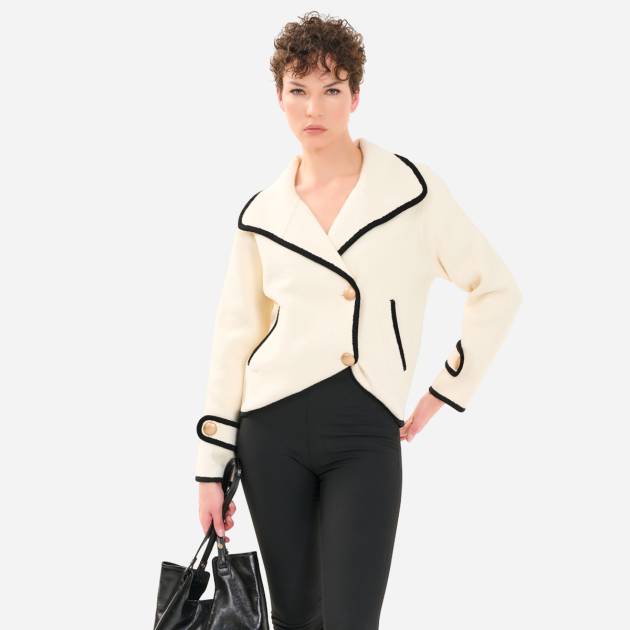 Siyah Biyeli Triko Ceket