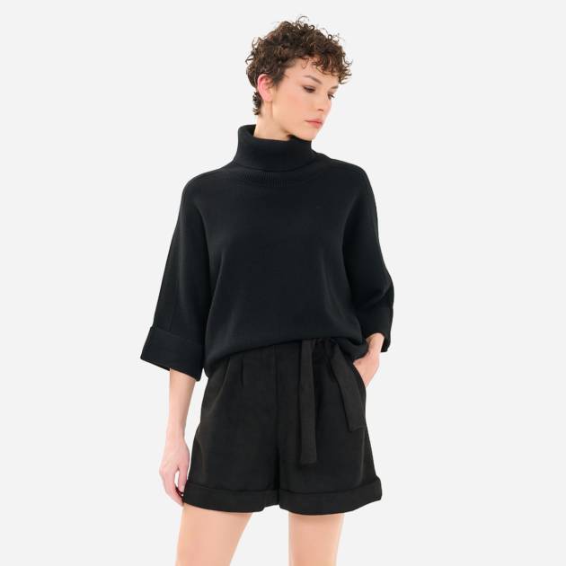 Turtleneck, Low-Sleeve Knitted Sweater