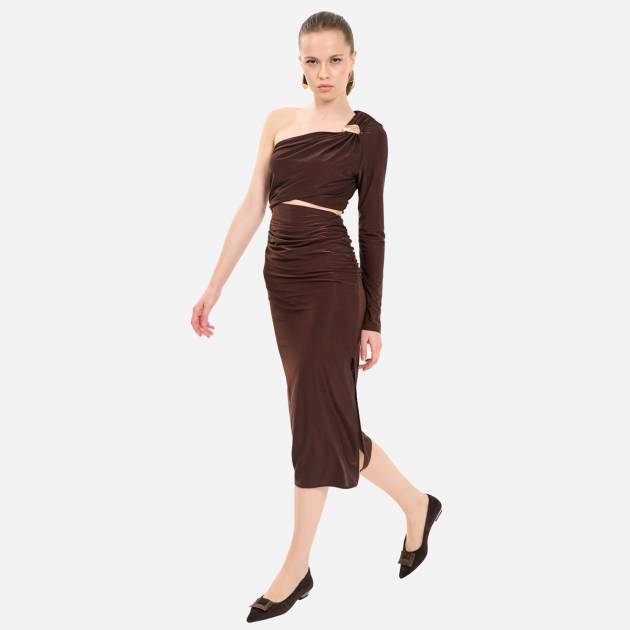 Tek Kollu, Beli Açık Elbise