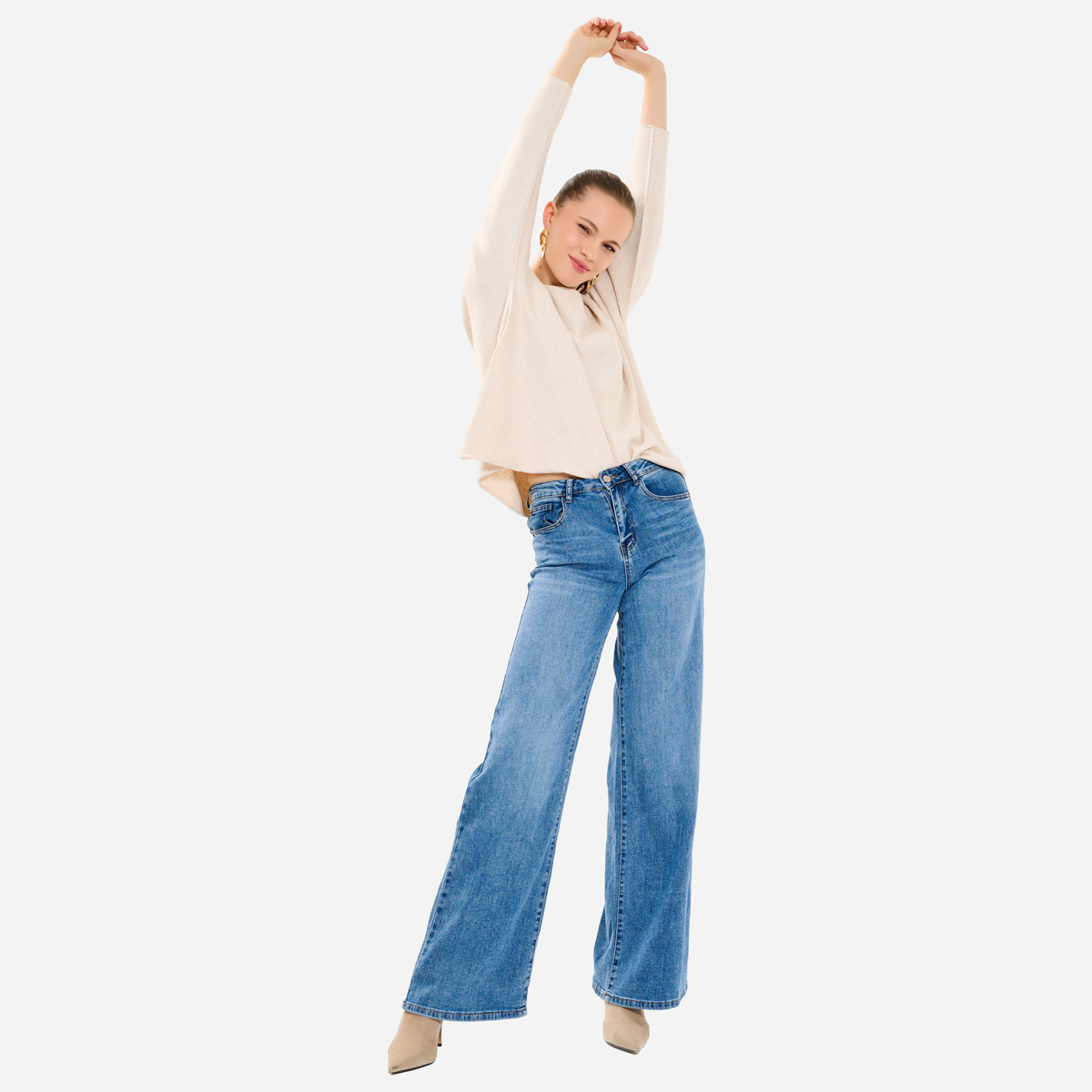 Wide-Leg Loose-Fit Jeans - Image 2