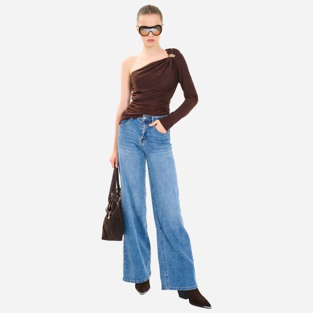 Wide-Leg Loose-Fit Jeans