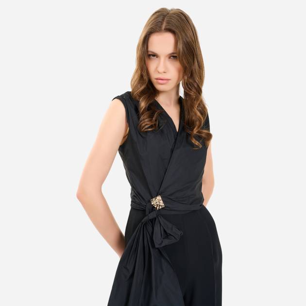 Kolsuz, Gold Aksesuarlı Bluz-Pantolon Takım