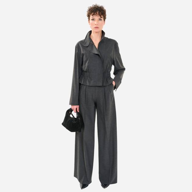 Beli Lastikli Ceket ve Pileli Pantolon Takım