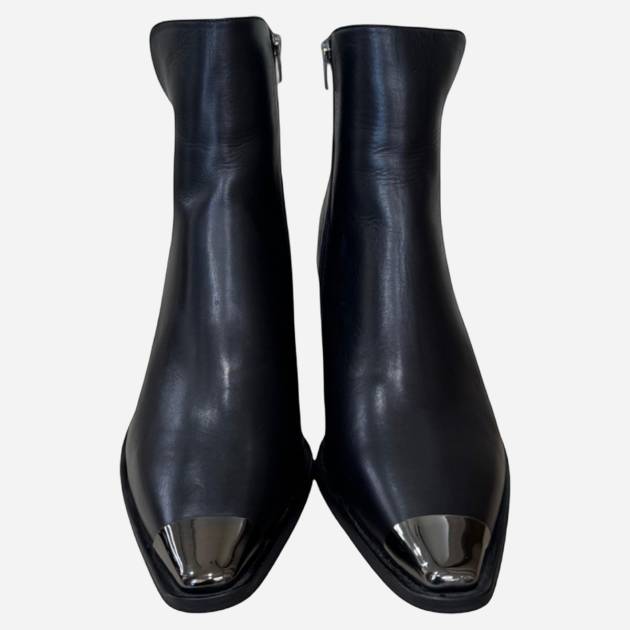 Ön Metal Detaylı Süet Çizme